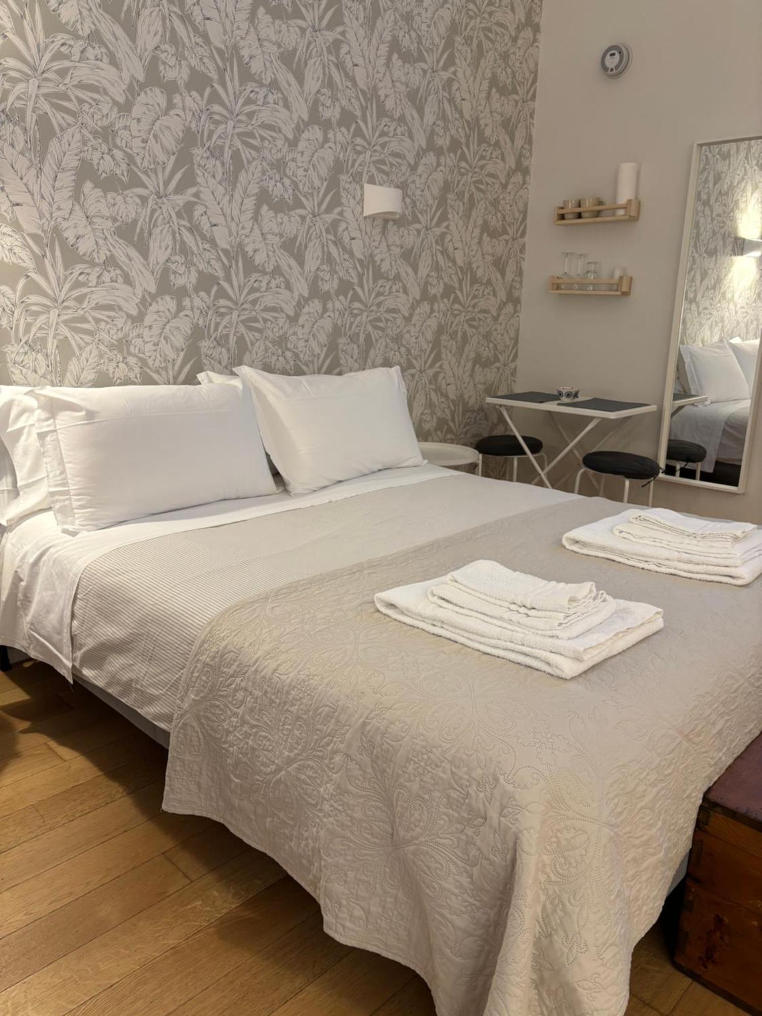 Room24 R Bari Ngoại thất bức ảnh